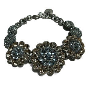 Abercrombie & Fitch Floral Dainty Bracelet NWOT One Size Chic Cute Beaded